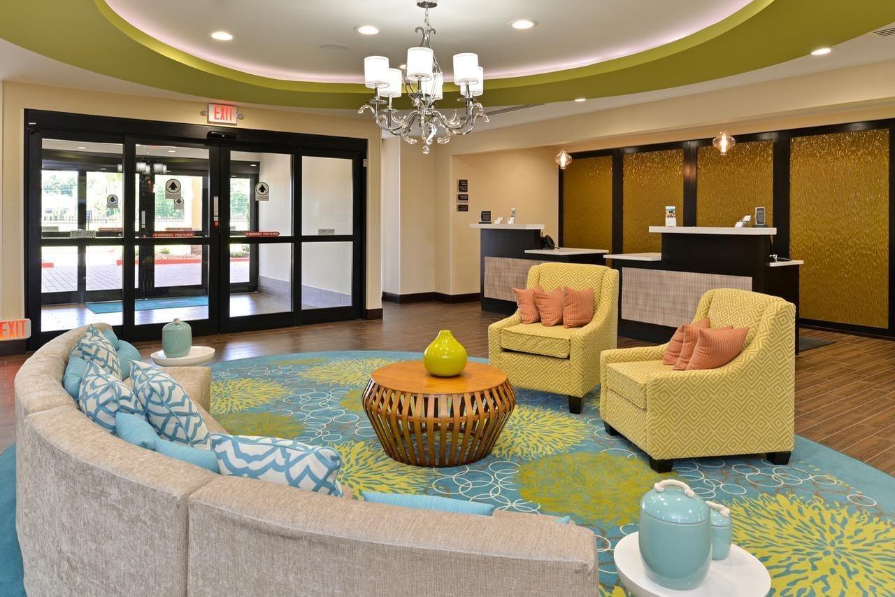 Hilton Garden Inn Dubuque Downtown Bagian luar foto
