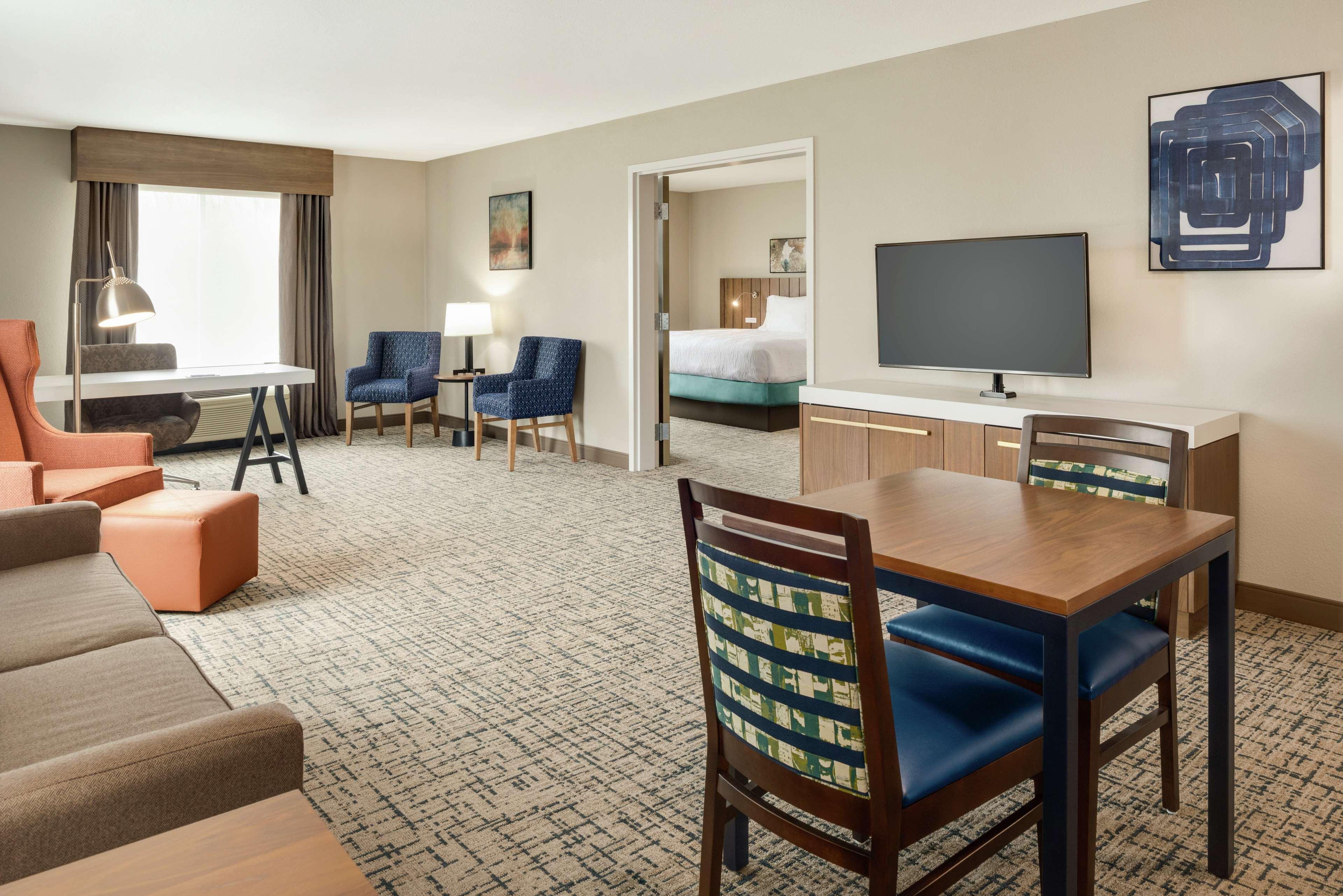 Hilton Garden Inn Dubuque Downtown Bagian luar foto