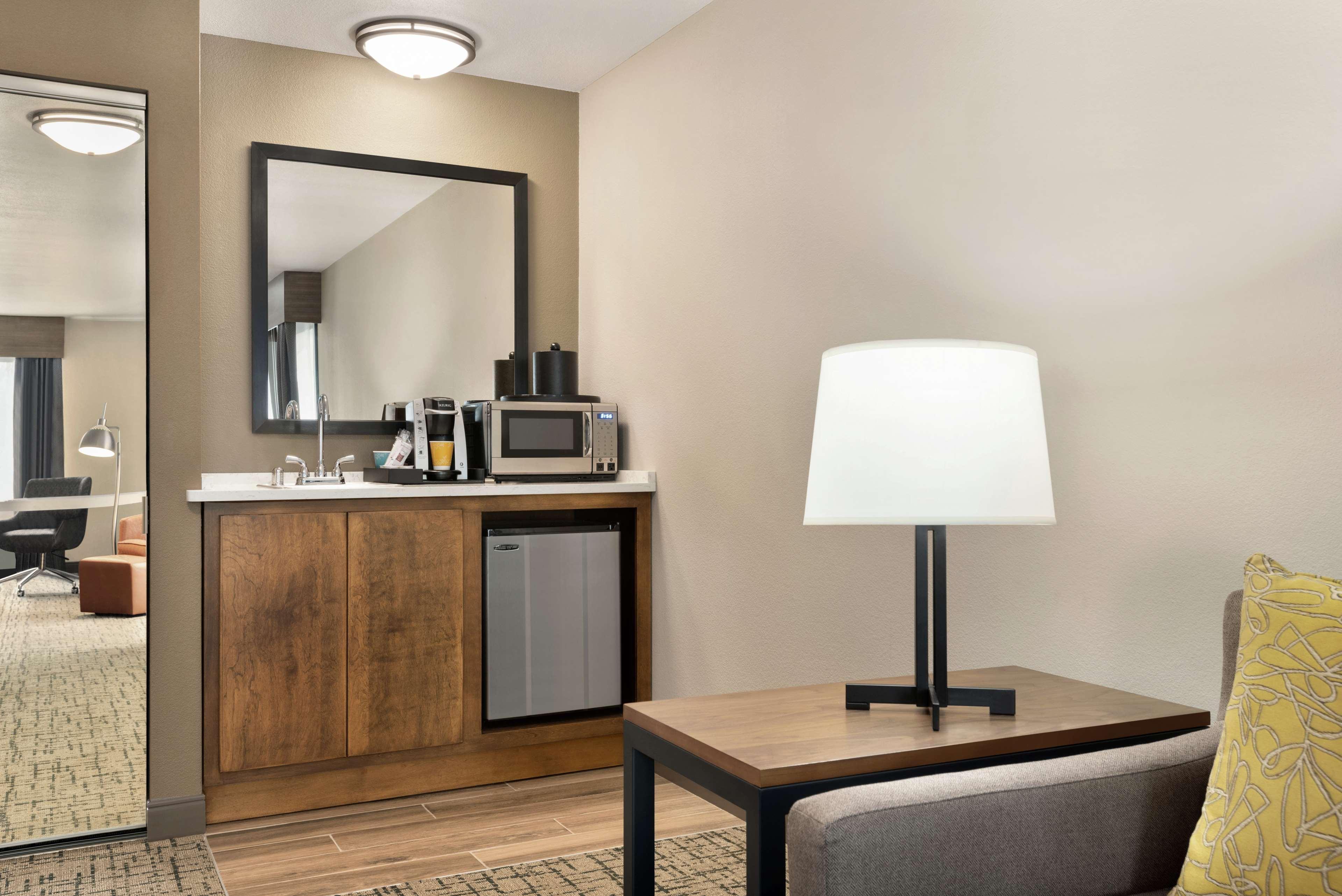 Hilton Garden Inn Dubuque Downtown Bagian luar foto