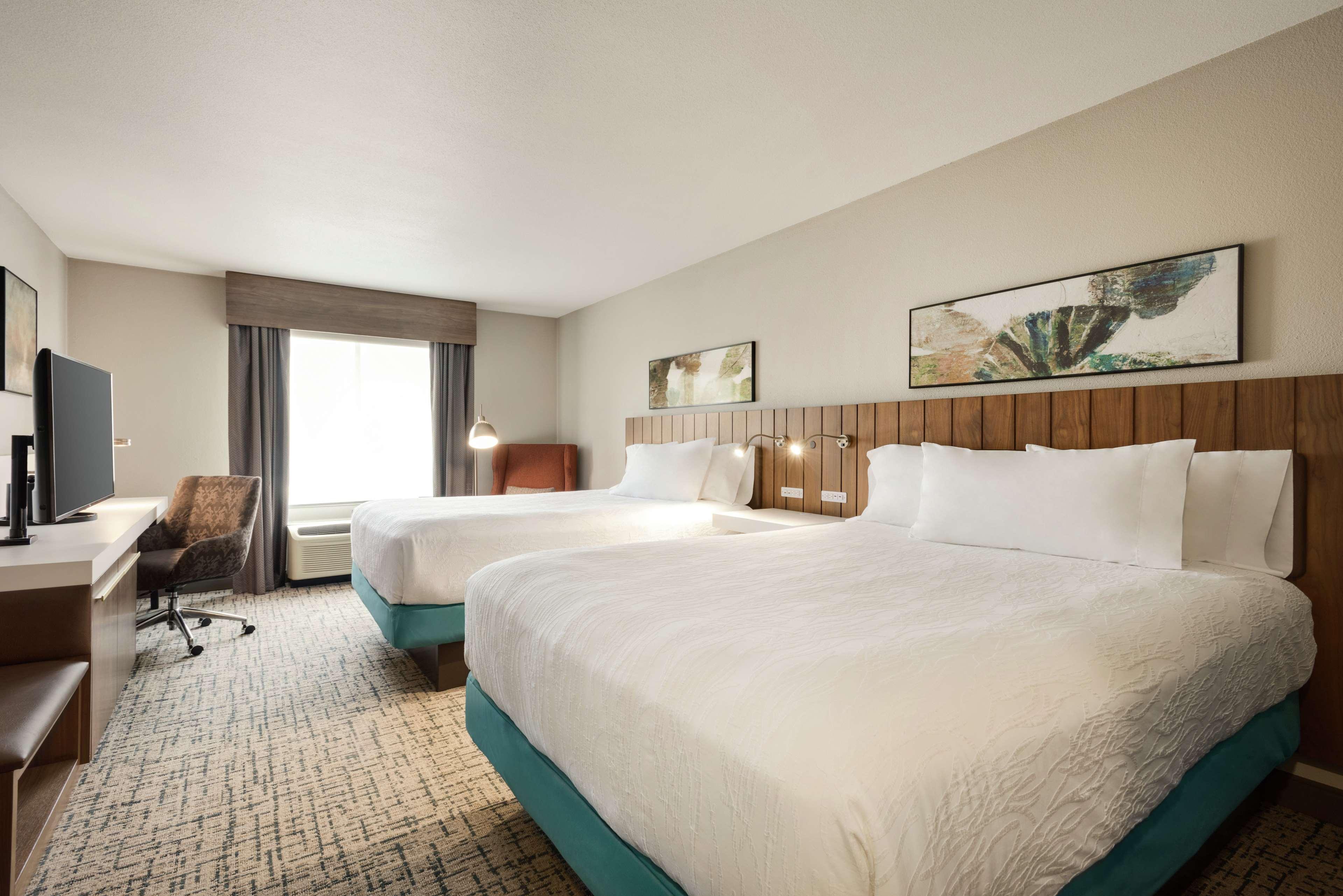Hilton Garden Inn Dubuque Downtown Bagian luar foto