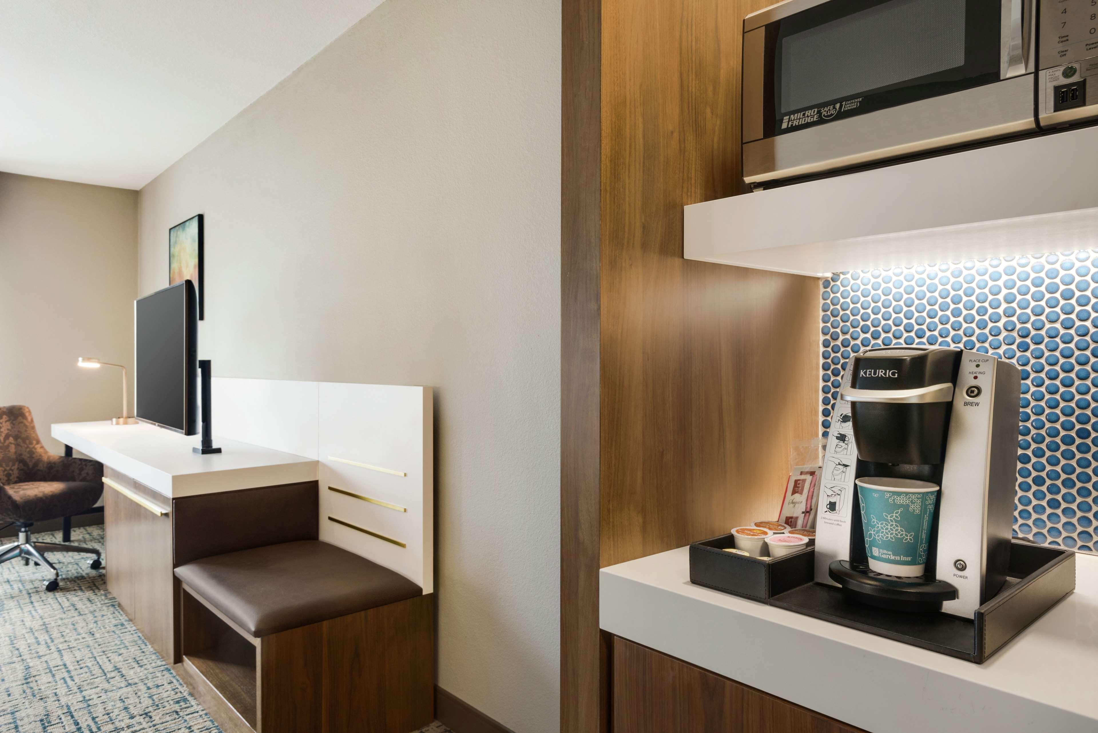 Hilton Garden Inn Dubuque Downtown Bagian luar foto