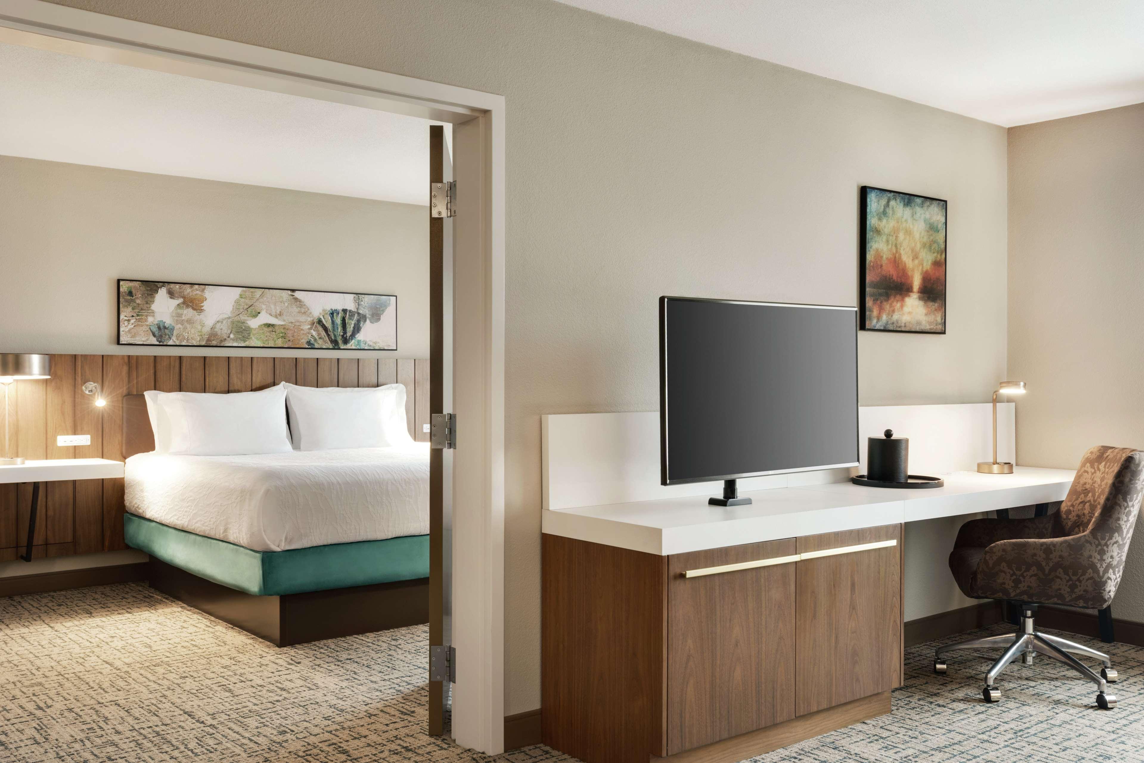 Hilton Garden Inn Dubuque Downtown Bagian luar foto