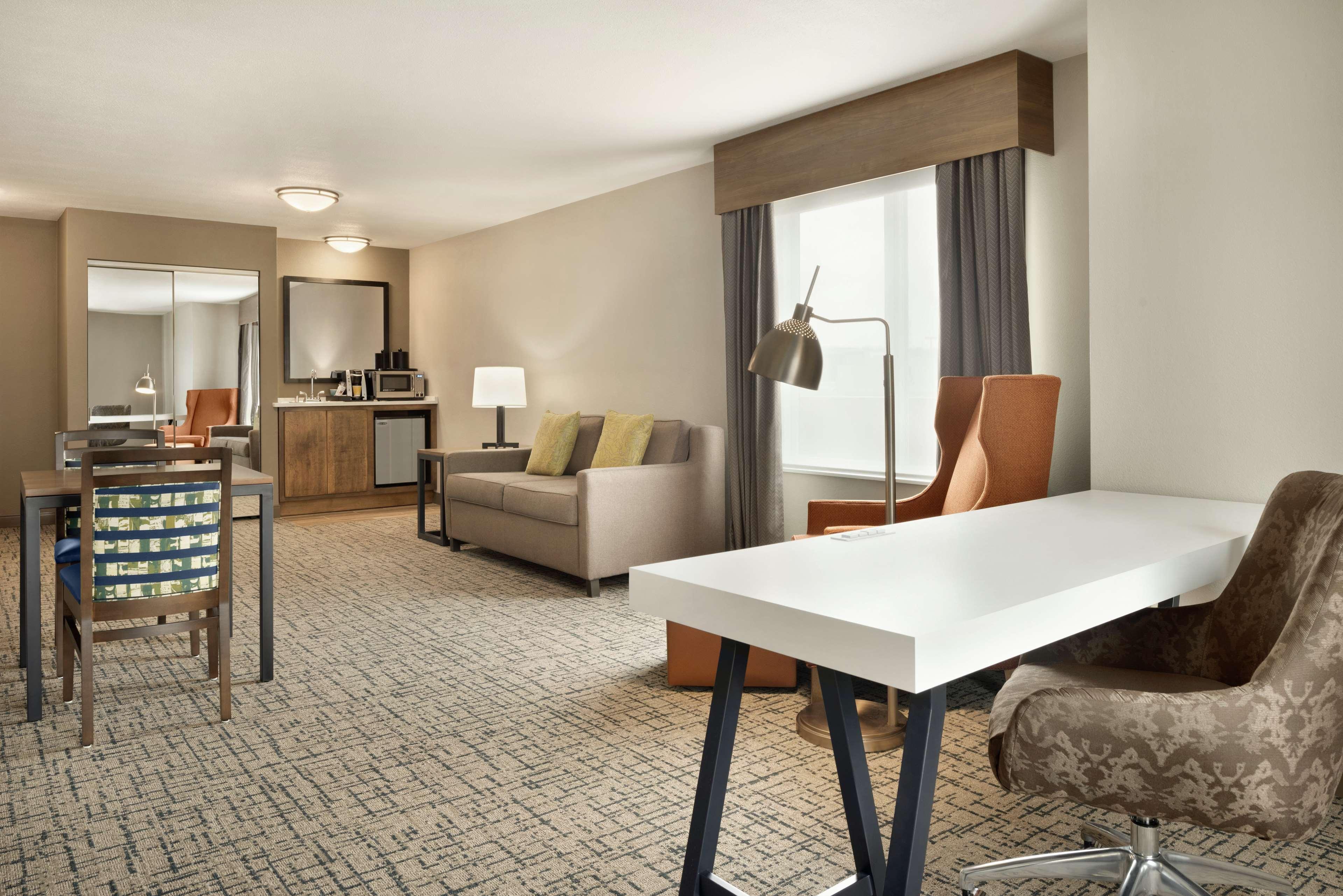 Hilton Garden Inn Dubuque Downtown Bagian luar foto