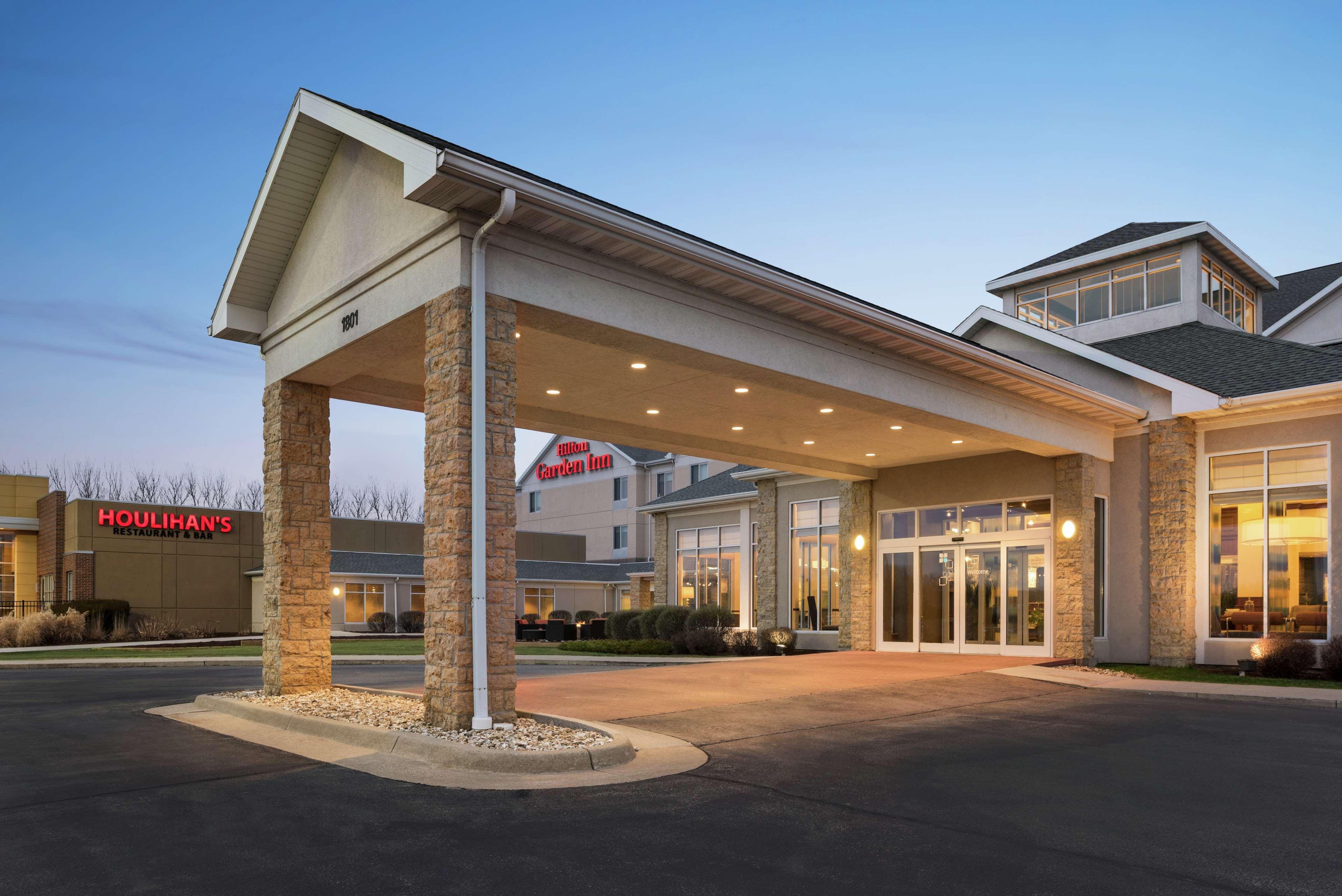 Hilton Garden Inn Dubuque Downtown Bagian luar foto