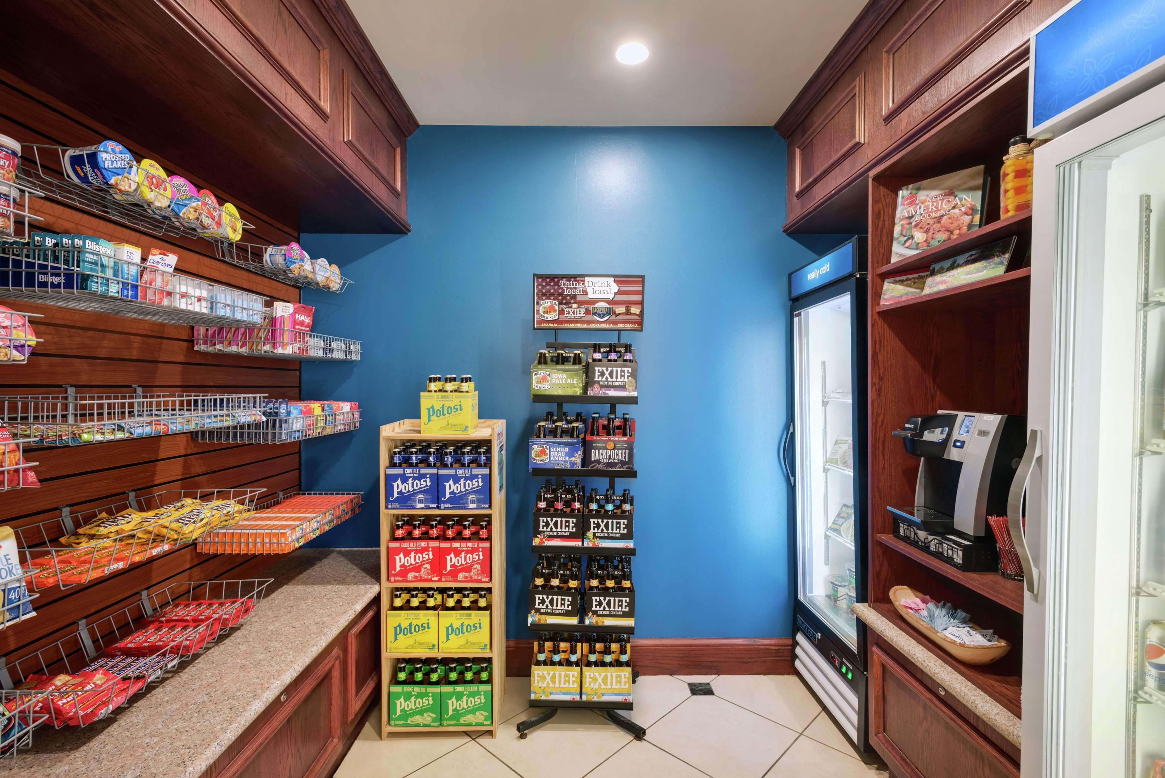 Hilton Garden Inn Dubuque Downtown Bagian luar foto