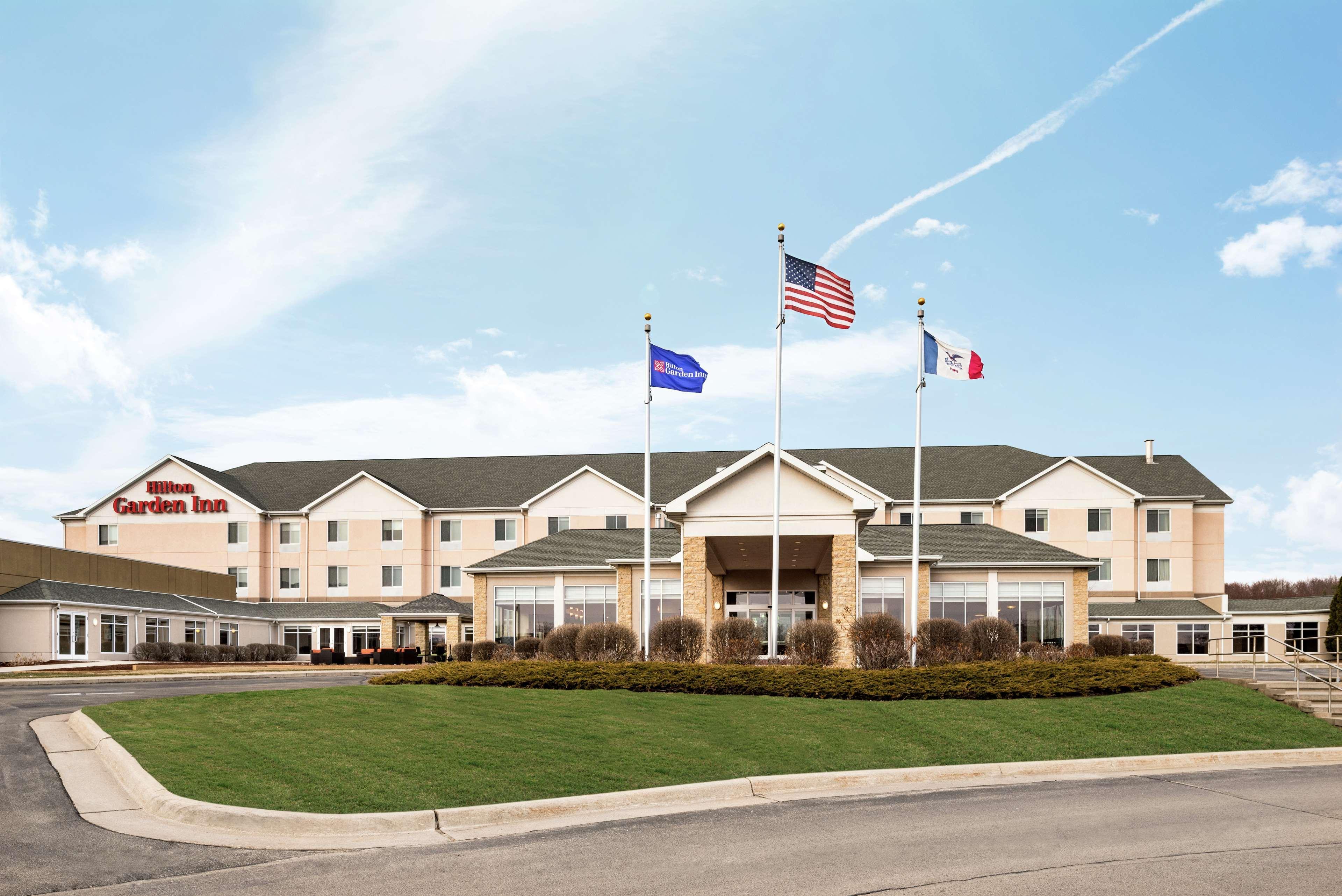 Hilton Garden Inn Dubuque Downtown Bagian luar foto