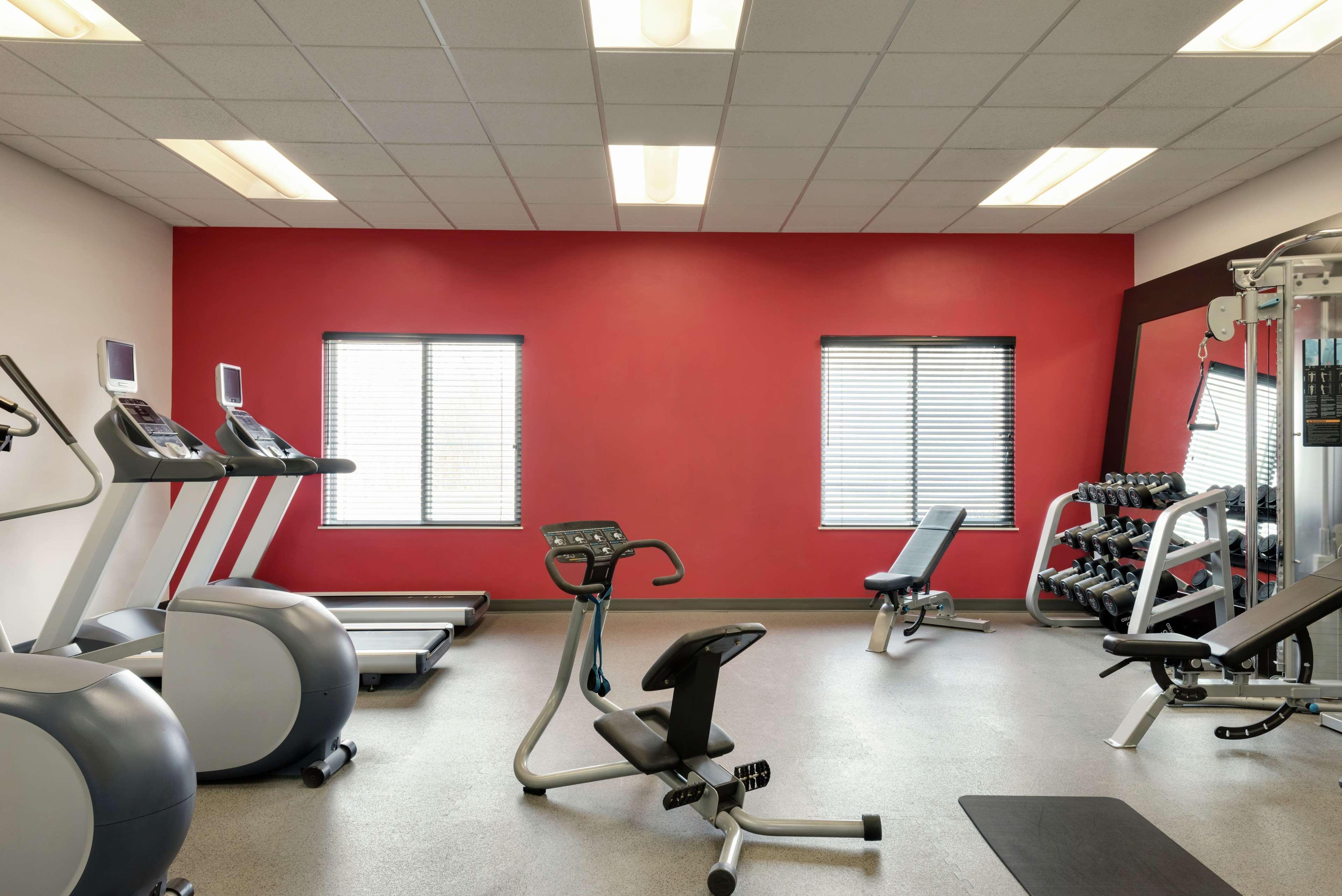 Hilton Garden Inn Dubuque Downtown Bagian luar foto