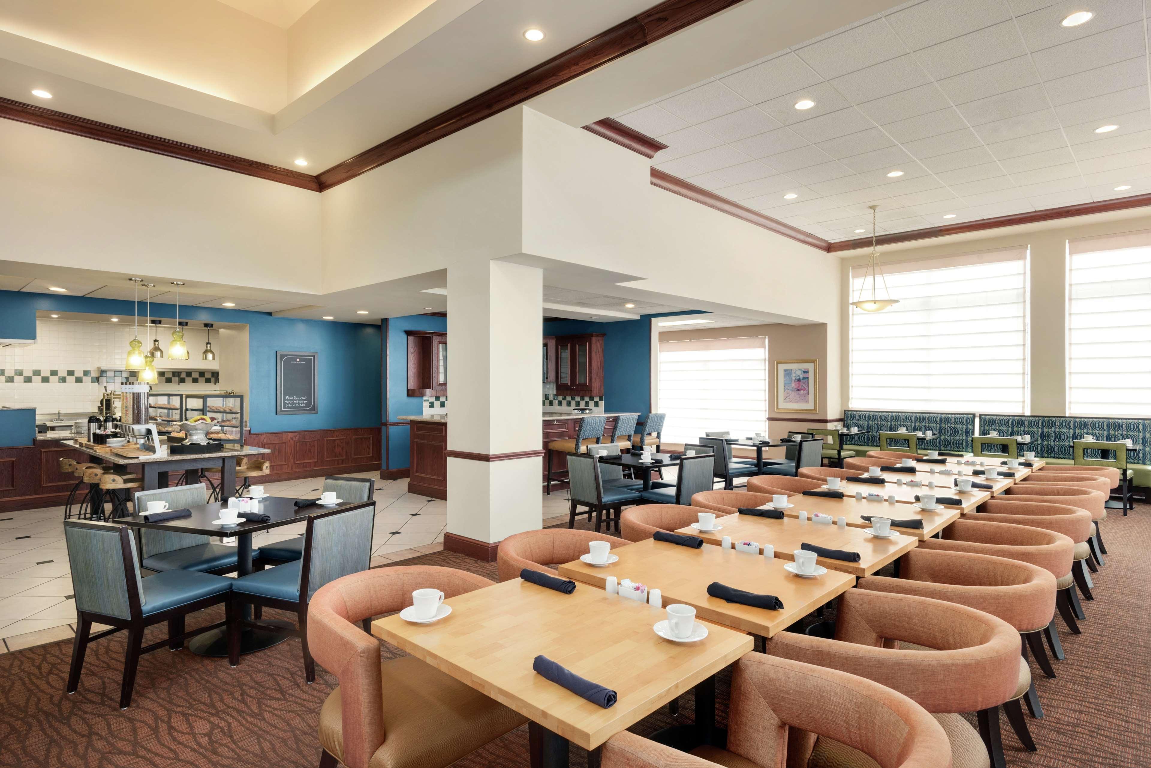 Hilton Garden Inn Dubuque Downtown Bagian luar foto