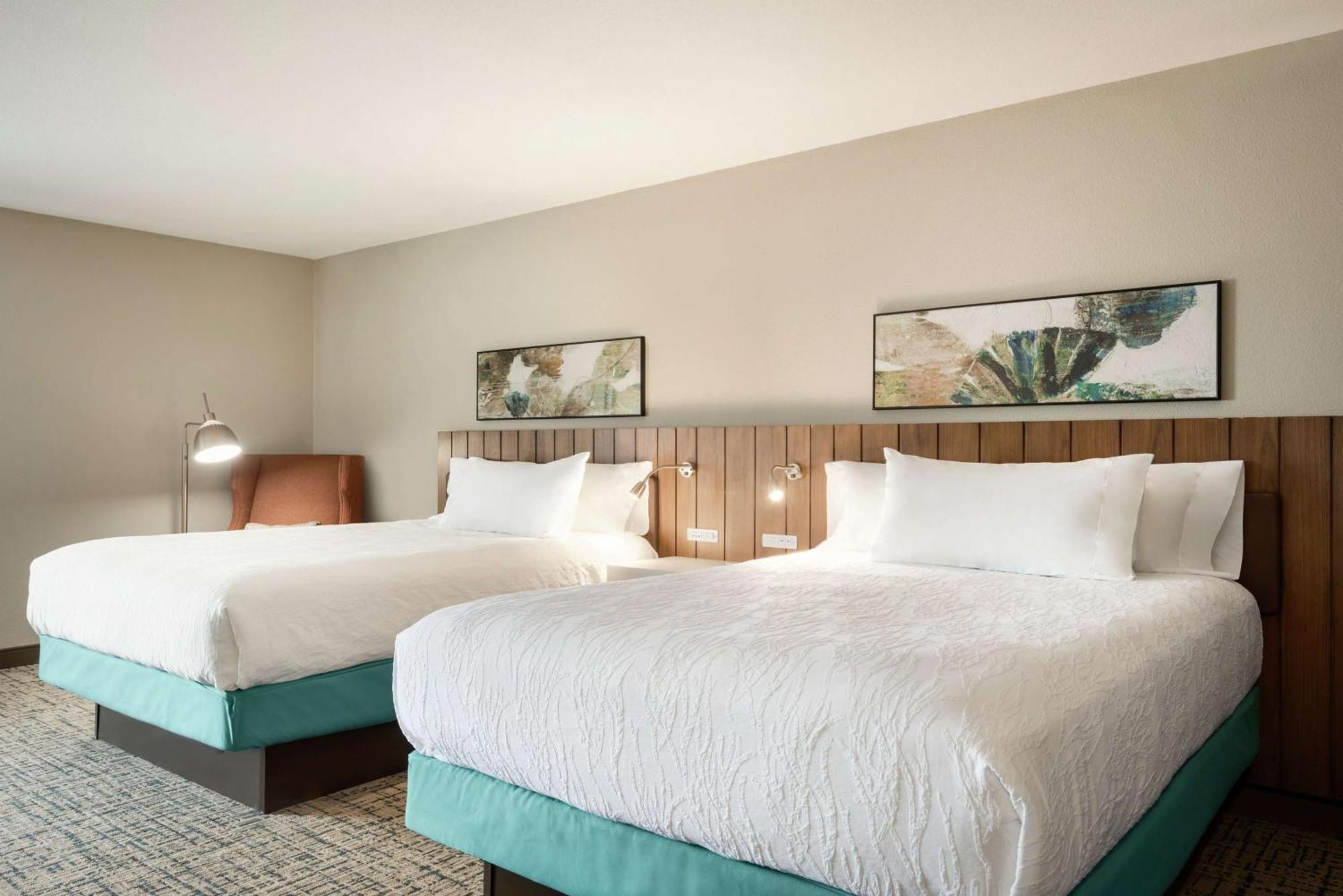 Hilton Garden Inn Dubuque Downtown Bagian luar foto