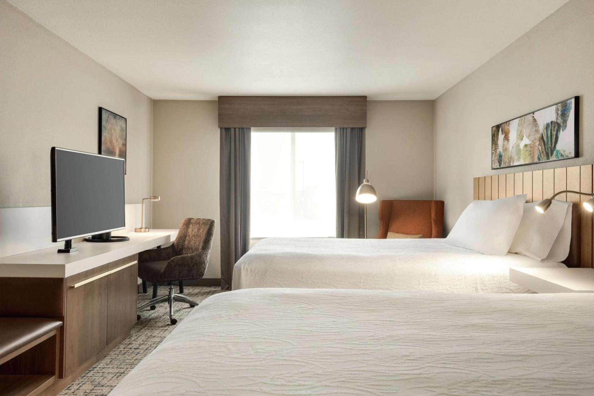 Hilton Garden Inn Dubuque Downtown Bagian luar foto