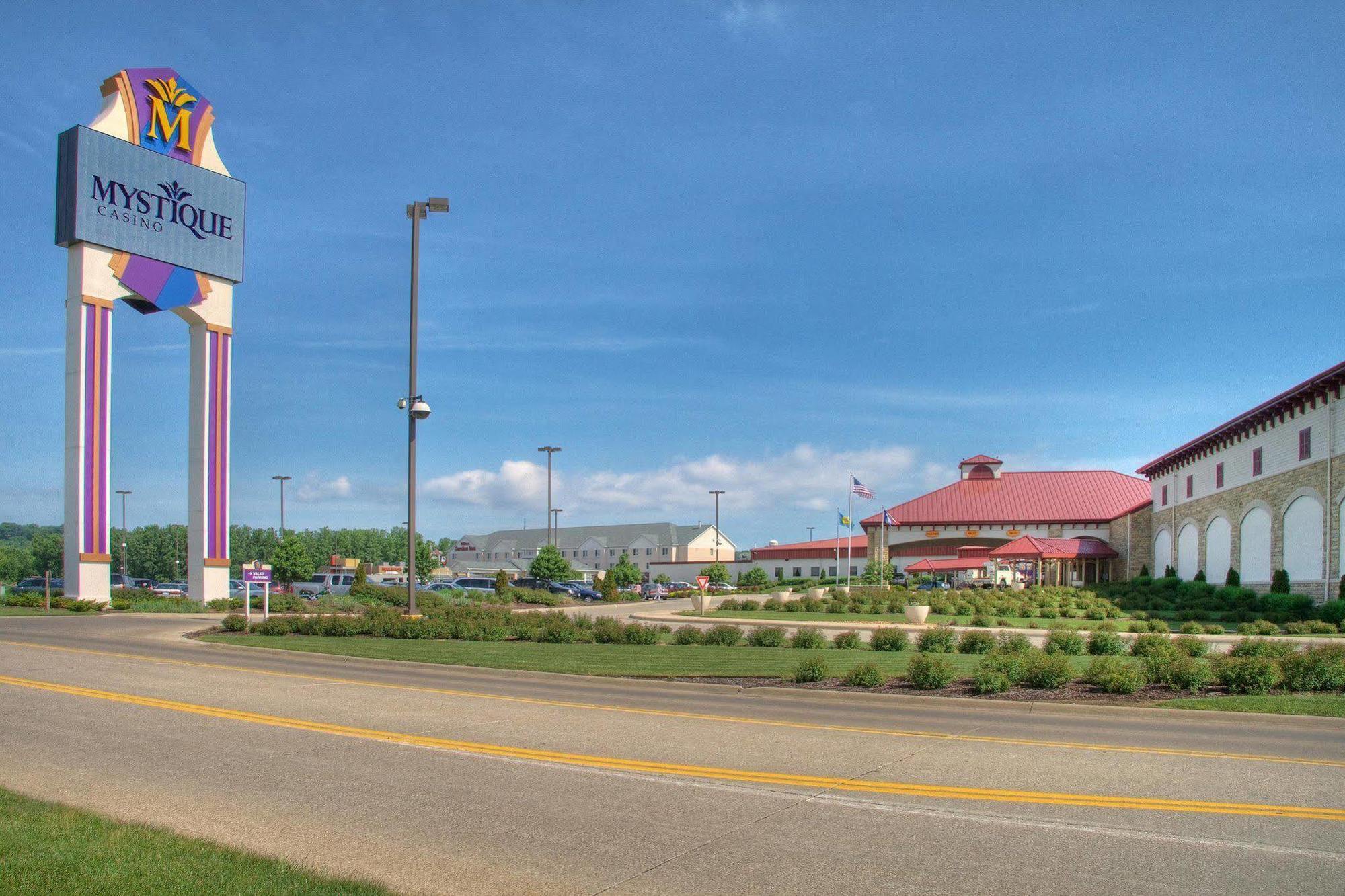 Hilton Garden Inn Dubuque Downtown Bagian luar foto