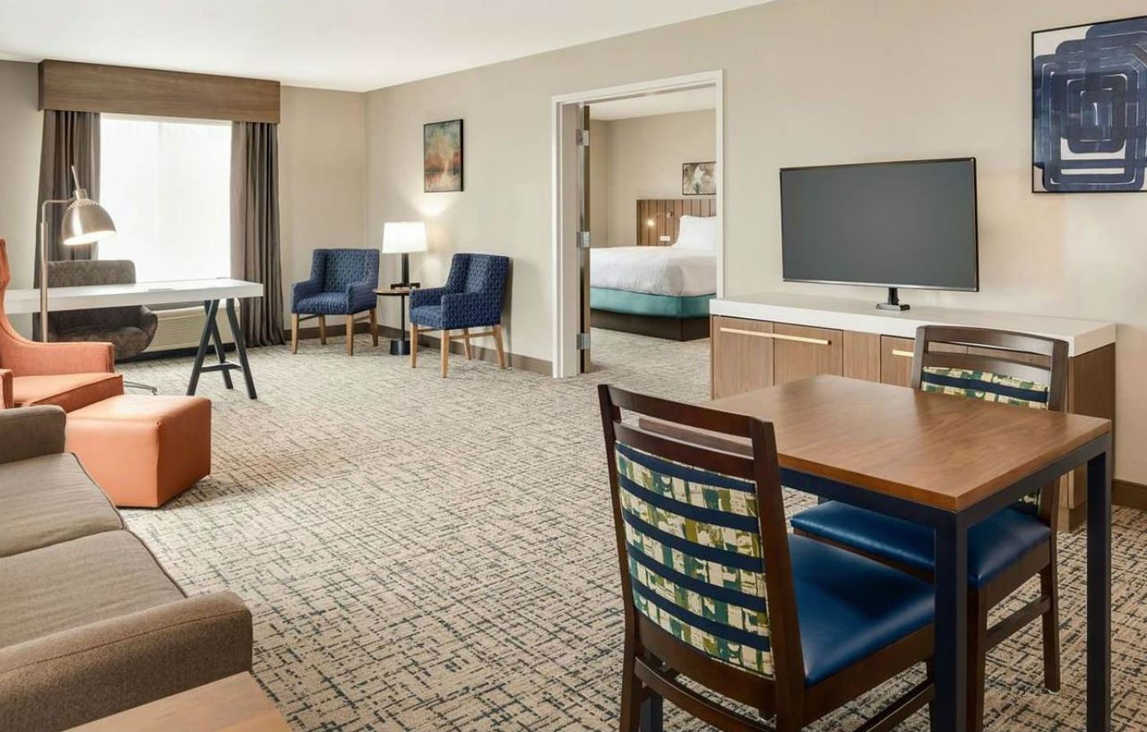 Hilton Garden Inn Dubuque Downtown Bagian luar foto